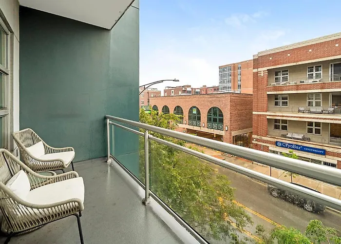 Апартаменты Landing Modern 2Bd Gym Rooftop Lounge