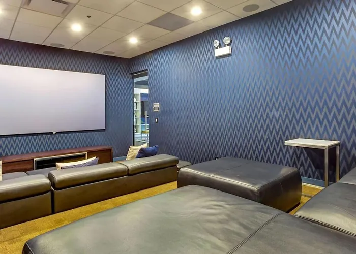 Landing Modern 2Bd Gym Rooftop Lounge